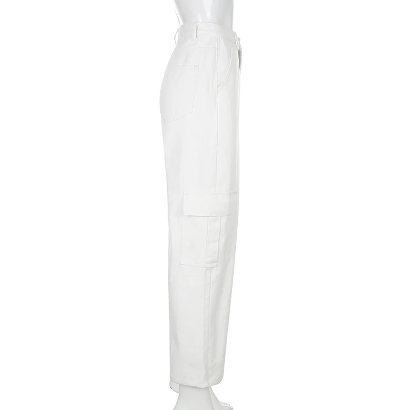 Eleganter Karottenschnitt: moderne Cargohose für Damen in Weiß-Cargo Hose -