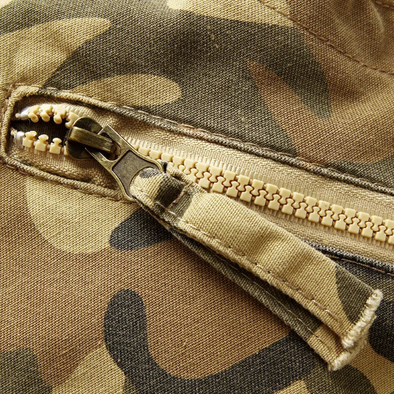 Abenteuer draußen mit unserer Camouflage-Cargohose!