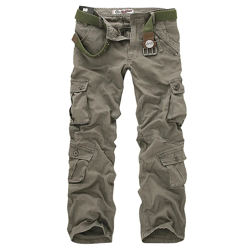 Abenteuer draußen mit unserer Camouflage-Cargohose!