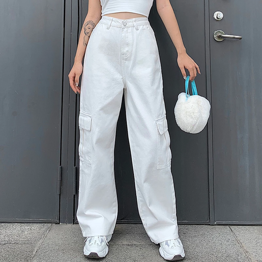 Eleganter Karottenschnitt: moderne Cargohose für Damen in Weiß-Cargo Hose - 