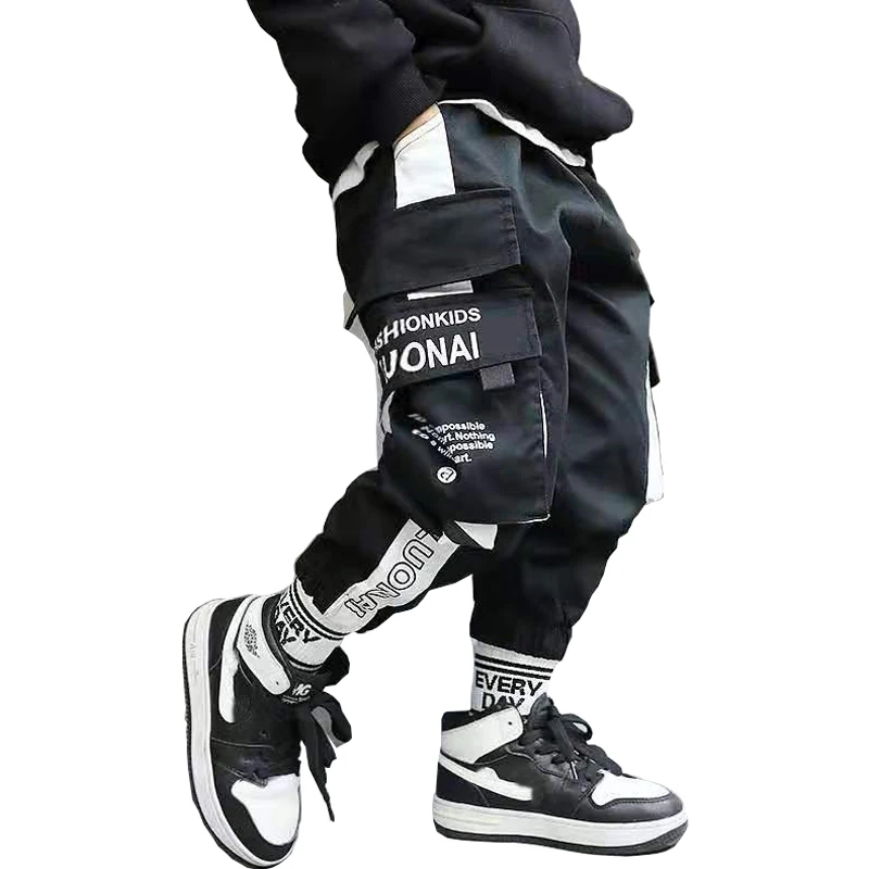 Sportliche Freiheit für kleine Champions: Junior-Cargohosen-Cago Hose -85