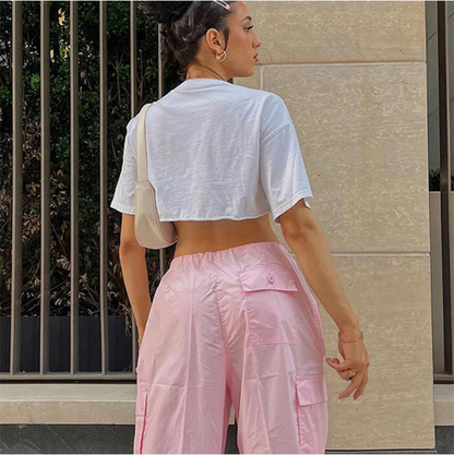 Eleganz in Bewegung: Damen-Cargohosen in Pink, Weiß und Schwarz-Cargo Hose - rosa 2